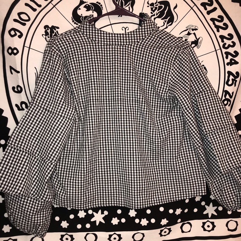 Checked half sleeve shirt
